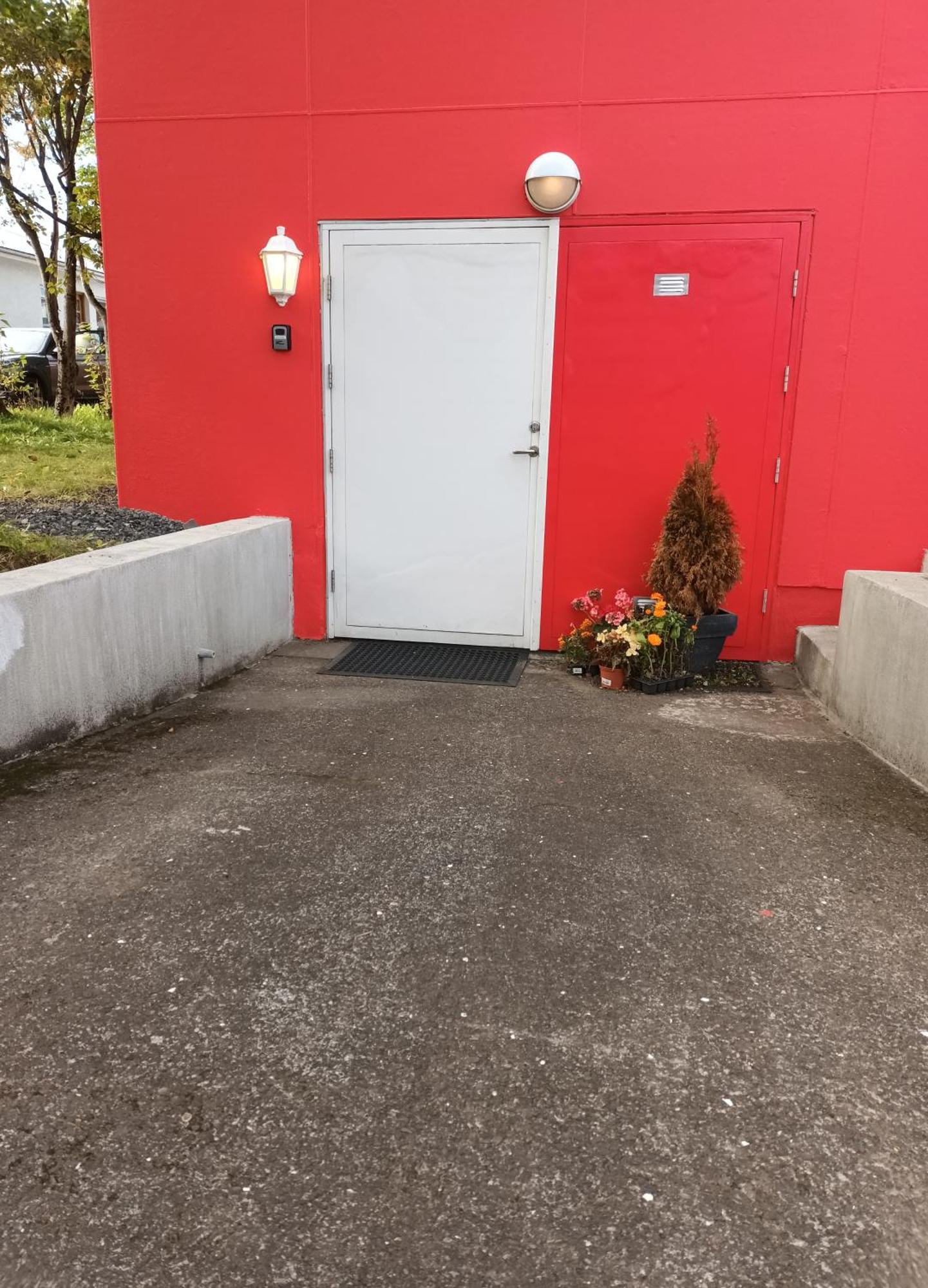 Lara Studio: Laugardalur Valley Retreat with Private Entrance and Parking Reykjavik Exterior photo